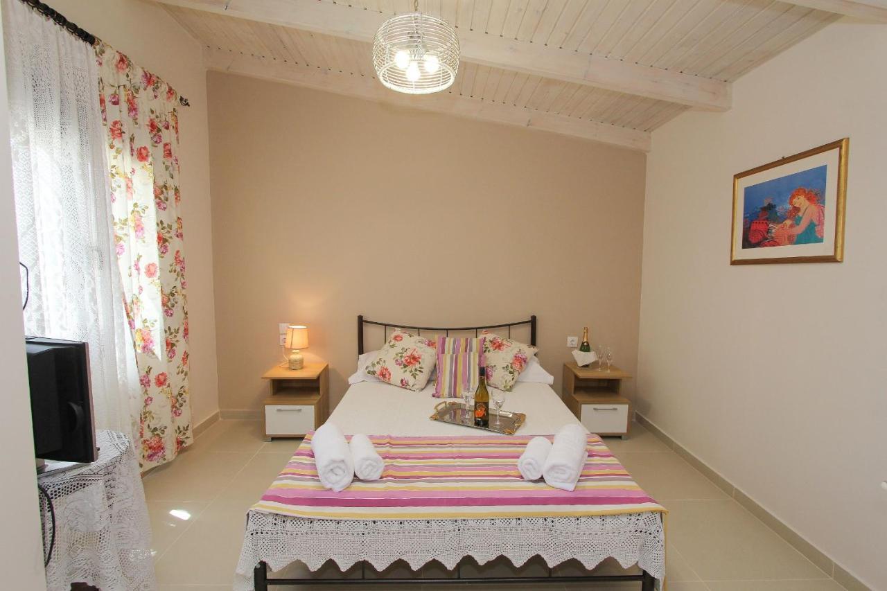 Kouros Resort Kalamákion エクステリア 写真